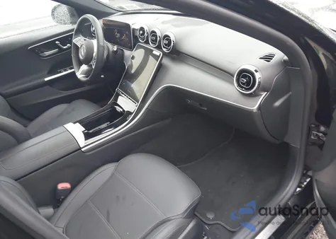 2025 Mercedes-Benz C 300 z USA, uszkodzony, nr VIN W1KAF4HB4SR244402